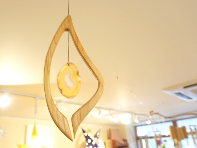 木のモビールハープ2